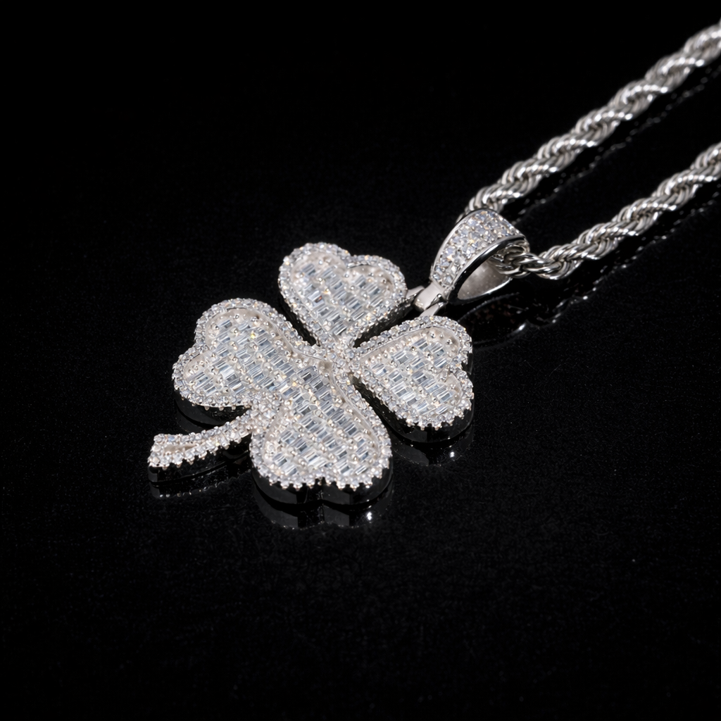 ICE OF LUCK VVS1 18K White Gold Pendant