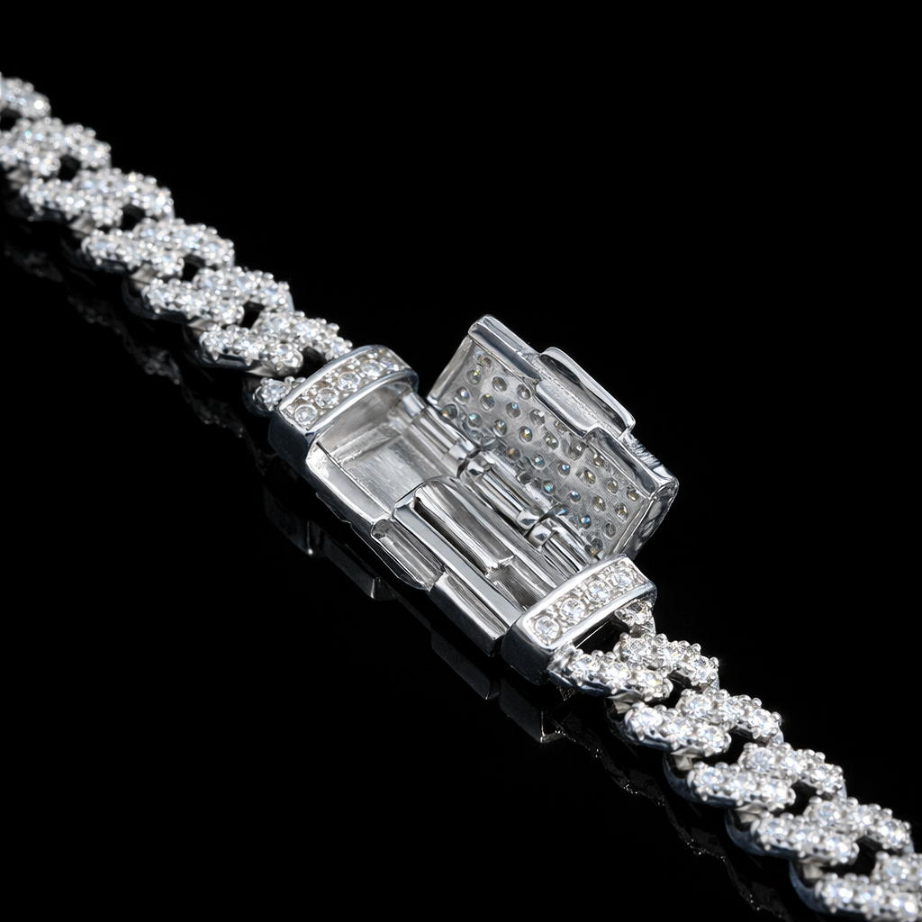 ROYAL ICE VVS1 18K White Gold Cuban bracelet showcasing brilliance with Moissanites, elegant design, and secure clasp.